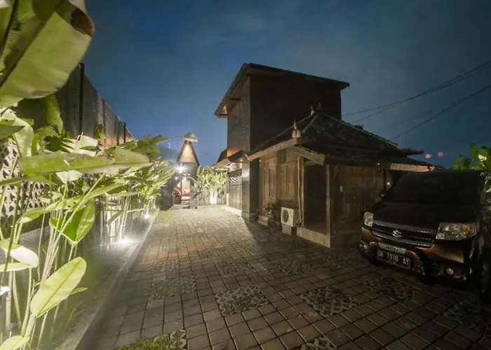 Rumah Kayu Tatiya Villa