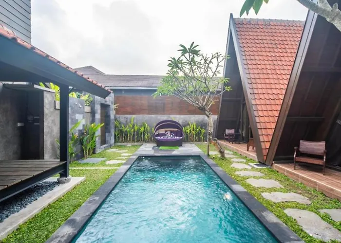 Villa Rumah Kayu Tatiya