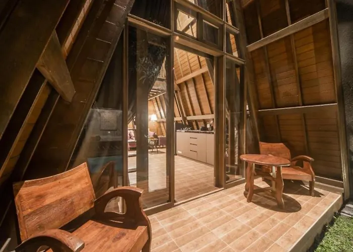 Rumah Kayu Tatiya *