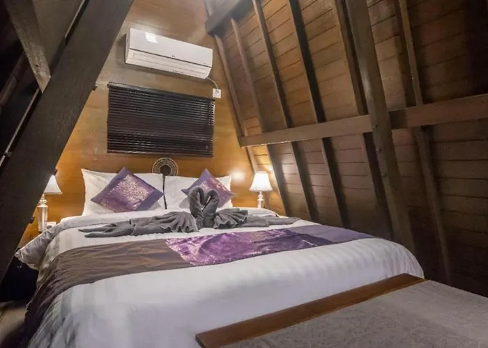 Rumah Kayu Tatiya Villa