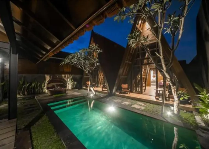 Rumah Kayu Tatiya Villa *