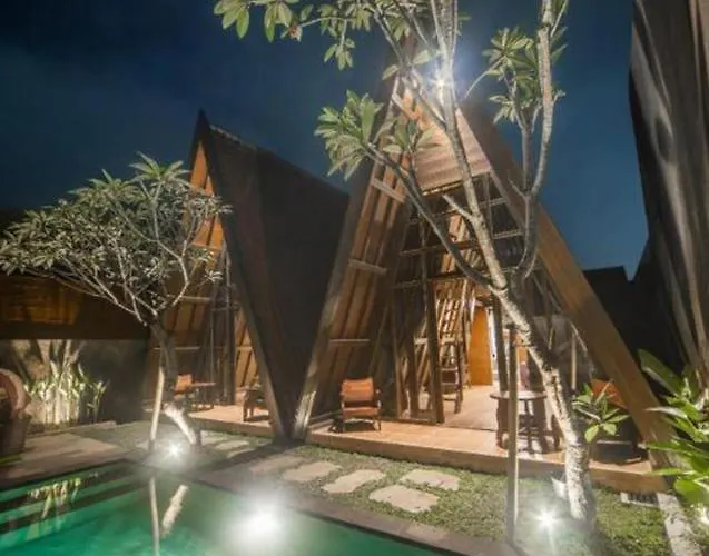 Rumah Kayu Tatiya Villa