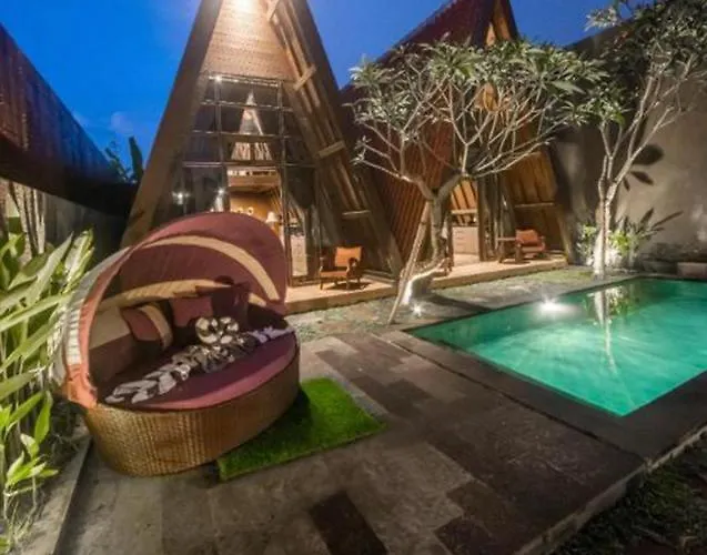 Rumah Kayu Tatiya Villa